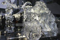 Ice Sculpting Trafalgar Sq Lion