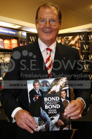 Sir Roger Moore  007