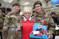 LONDON POPPY DAY   7872